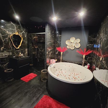 O' Plaisirs Interdits - Loveroom Caen Buitenkant foto