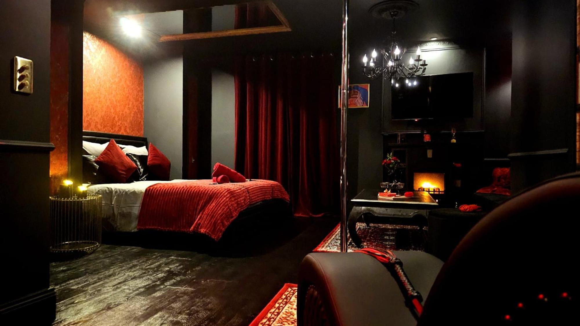 O' Plaisirs Interdits - Loveroom Caen Buitenkant foto