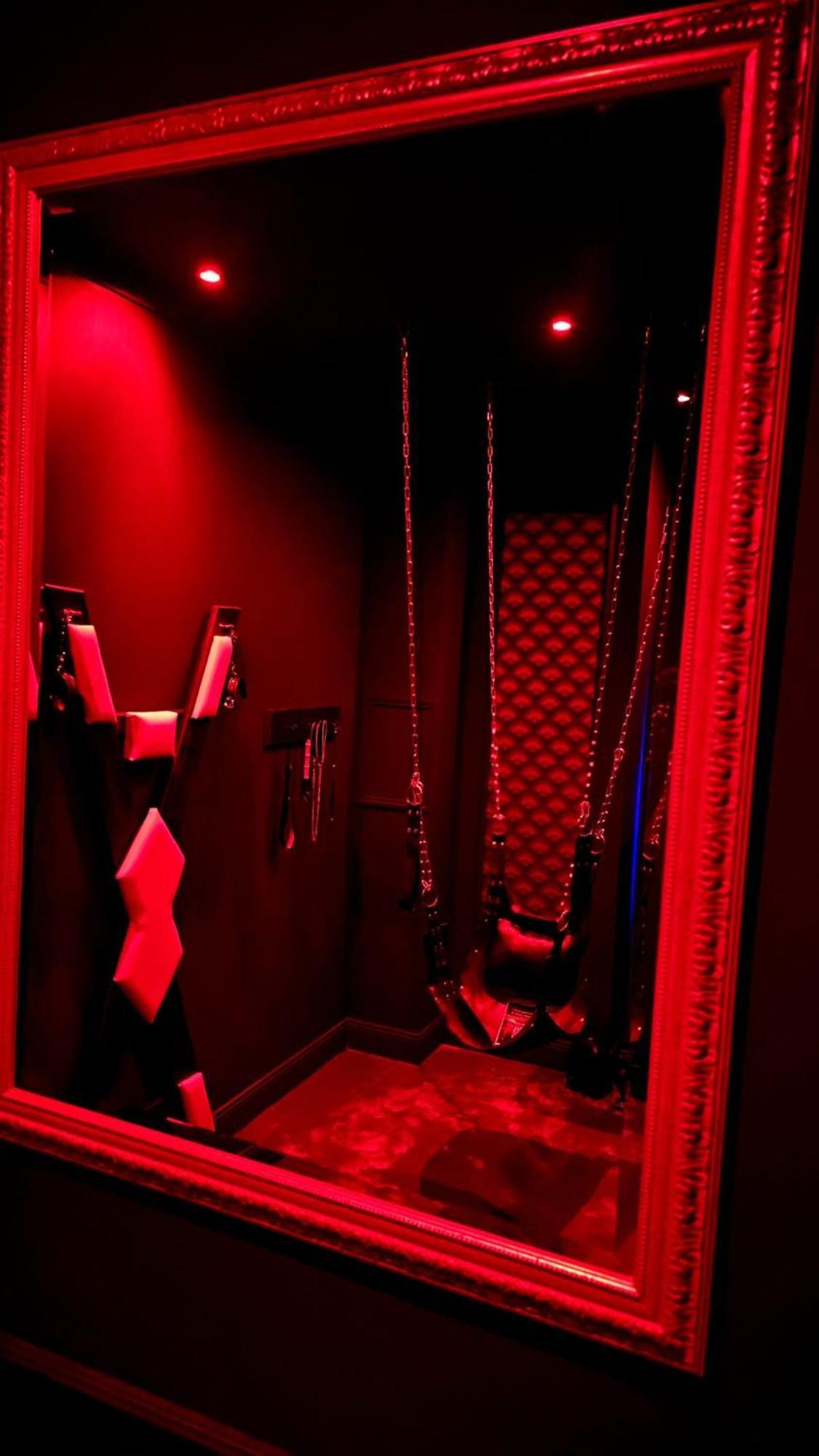 O' Plaisirs Interdits - Loveroom Caen Buitenkant foto